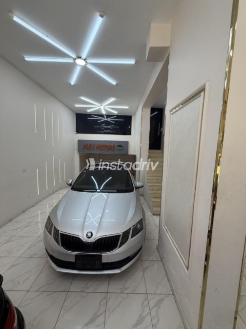 Skoda Octavia 2020 Silver Automatic Used for Sale in Alexandria - 4