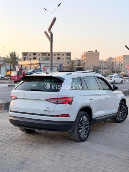 Skoda Kodiaq 2023 White Automatic Used for Sale in Cairo - 3