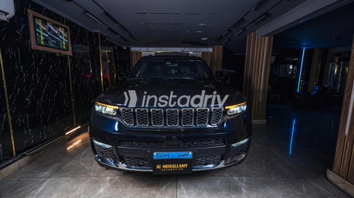 Jeep Grand Cherokee 2025 Dark Blue Automatic Used for Sale in Cairo - 2