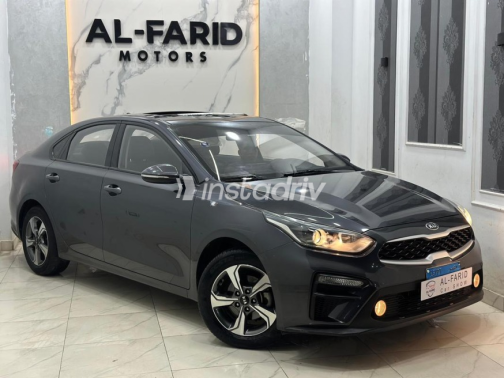 Kia Cerato 2019 Gray Automatic Used for Sale in Greater Cairo ( Cairo + Giza) - 1