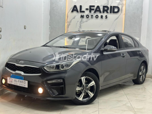 Kia Cerato 2019 Gray Automatic Used for Sale in Greater Cairo ( Cairo + Giza) - 2