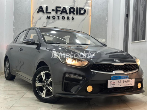 Kia Cerato 2019 Gray Automatic Used for Sale in Greater Cairo ( Cairo + Giza) - 3