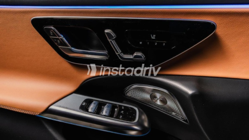 Mercedes E 200 2024 Black Automatic Used for Sale in Cairo - 4