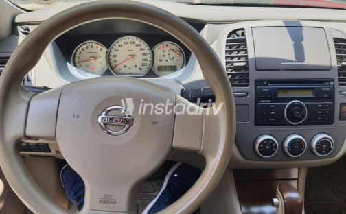 Nissan Bluebird 2009 Silver Automatic Used for Sale in Mohandessin - 2