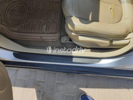 Nissan Bluebird 2009 Silver Automatic Used for Sale in Mohandessin - 4