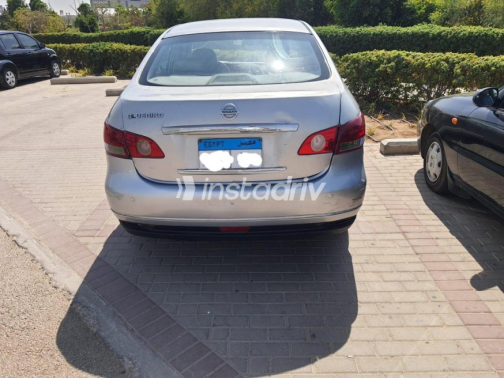 Nissan Bluebird 2009 Silver Automatic Used for Sale in Mohandessin - 6