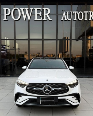 Mercedes GLC 300 2025 White Automatic Used for Sale in Sheikh Zayed City