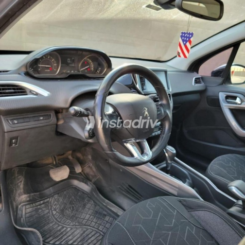 Peugeot 2008 2019 Silver Automatic Used for Sale in Cairo - 7