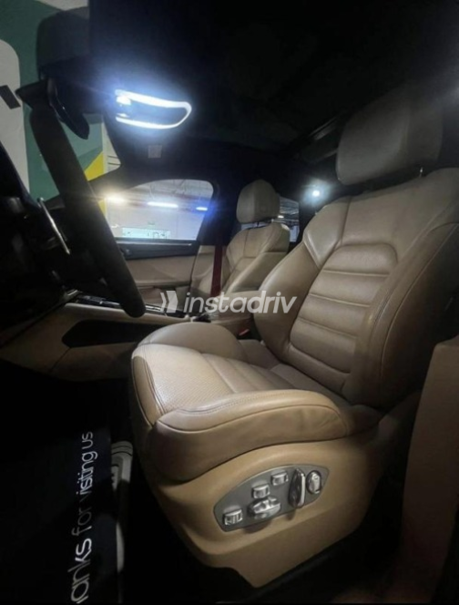 Porsche Macan 2022 Red Automatic Used for Sale in Cairo - 7