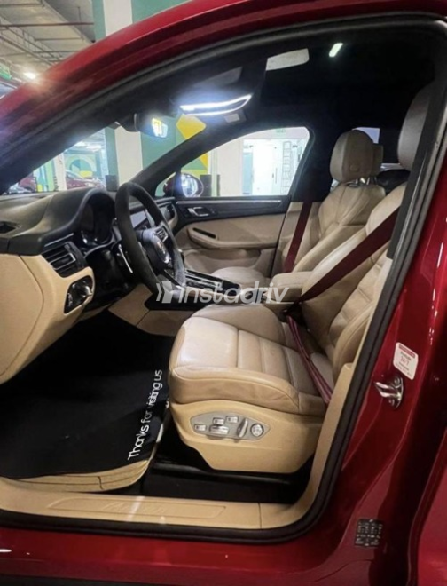 Porsche Macan 2022 Red Automatic Used for Sale in Cairo - 8