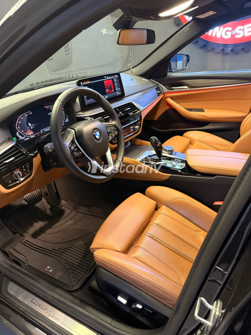 BMW 520 2023 Gray Automatic Used for Sale in Greater Cairo ( Cairo + Giza) - 3