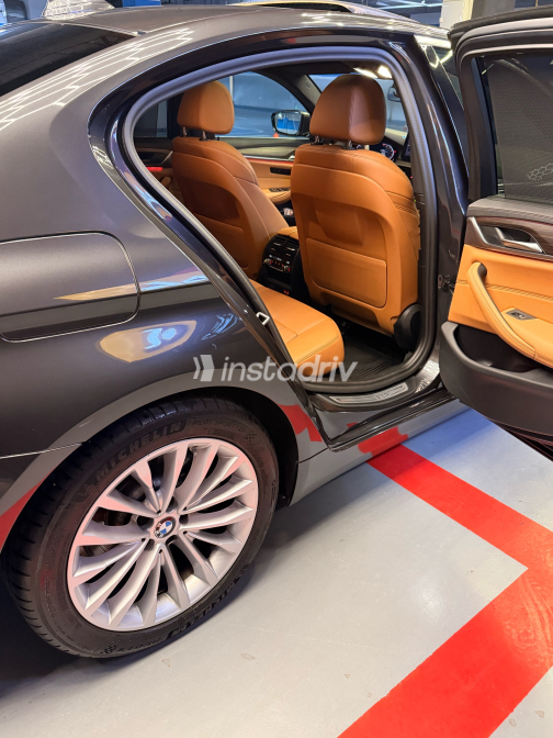 BMW 520 2023 Gray Automatic Used for Sale in Greater Cairo ( Cairo + Giza) - 6