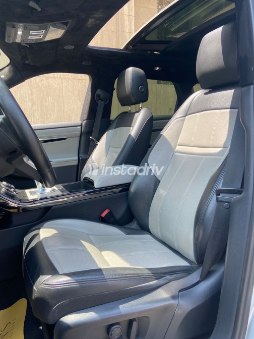 Land Rover Range Rover Evoque 2023 White Automatic Used for Sale in Greater Cairo ( Cairo + Giza) - 4