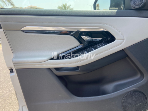 Land Rover Range Rover Evoque 2023 White Automatic Used for Sale in Greater Cairo ( Cairo + Giza) - 10