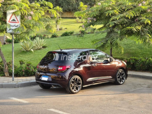 Ds DS3 2016 Dark Red Automatic Used for Sale in Nasr city - 2