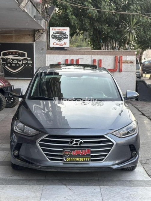 Hyundai Elantra 2018 Gray Automatic Used for Sale in Nasr city - 2