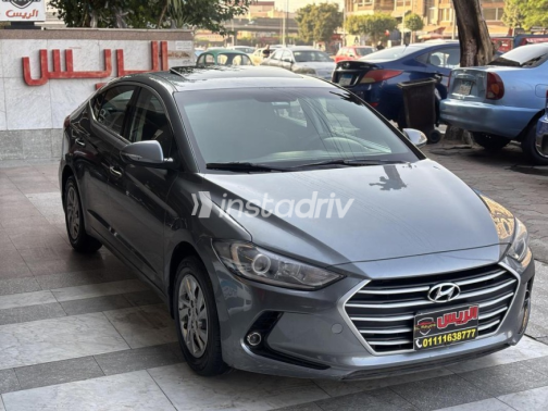 Hyundai Elantra 2018 Gray Automatic Used for Sale in Nasr city - 4