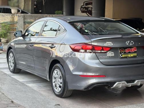 Hyundai Elantra 2018 Gray Automatic Used for Sale in Nasr city - 8