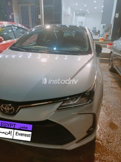 Toyota Corolla 2024 White Automatic Used for Sale in El Haram - 3