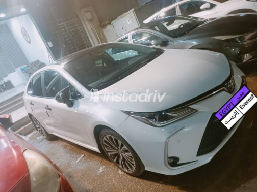 Toyota Corolla 2024 White Automatic Used for Sale in El Haram - 6