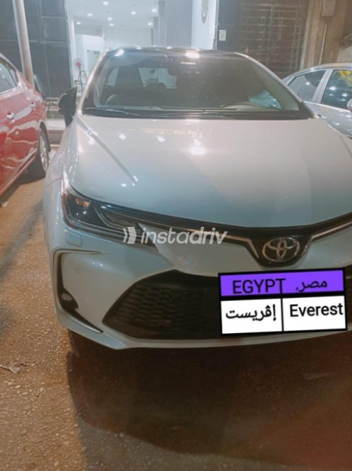 Toyota Corolla 2024 White Automatic Used for Sale in El Haram - 9
