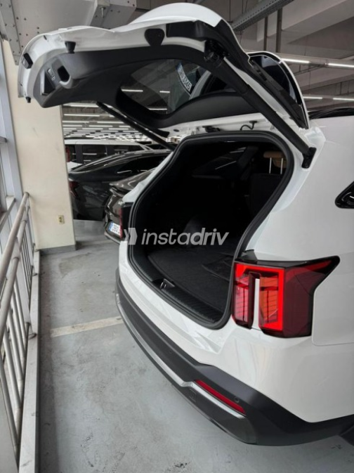 Kia Sorento 2024 White Automatic Used for Sale in Cairo - 2