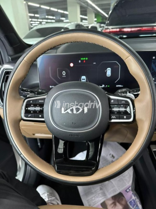 Kia Sorento 2024 White Automatic Used for Sale in Cairo - 4