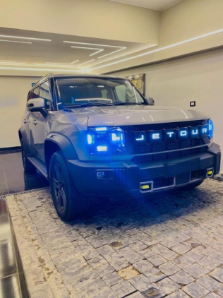 Jetour T2 2025 Gray Automatic Used for Sale in Sheikh Zayed City
