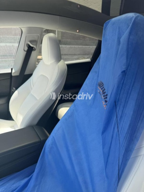 تسلا Model Y 2024 رمادي غامق أوتوماتيك مستعملة للبيع في العبور - 8