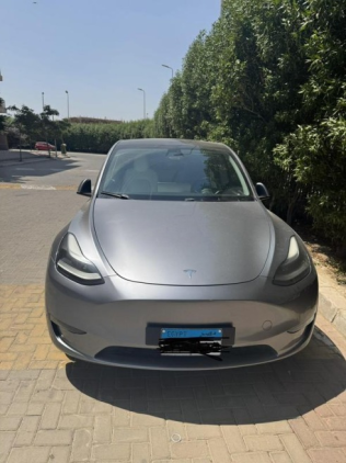 تسلا Model Y 2024 رمادي غامق أوتوماتيك مستعملة للبيع في العبور
