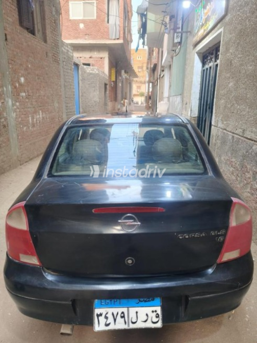Opel Corsa 2005 Black Manual Used for Sale in El Gamaleya - 4