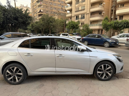 رينو ميجان 2020 فضي أوتوماتيك مستعملة للبيع في مصر الجديدة - 4