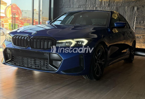 بي ام دبليو 320 2024 أزرق غامق أوتوماتيك مستعملة للبيع في مدينة الشيخ زايد - 2