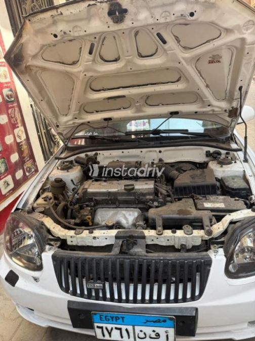 Hyundai Verna 2014 White Automatic Used for Sale in Minya Al Qamh - 6