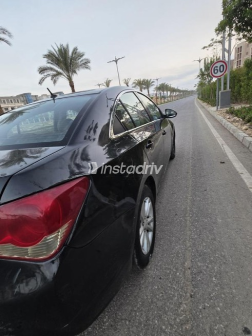Chevrolet Cruze 2014 Black Automatic Used for Sale in Greater Cairo ( Cairo + Giza) - 9