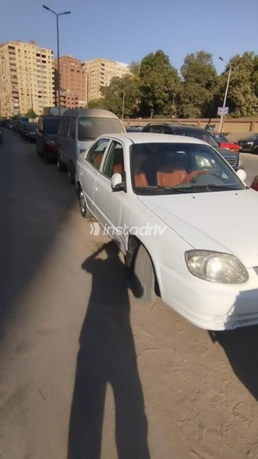 هيونداي فيرنا 2015 أبيض يدوي مستعملة للبيع في عين شمس - 2