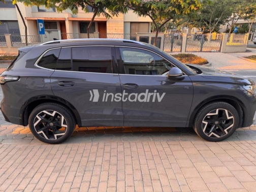 Volkswagen Tiguan 2025 Dark Gray Automatic Used for Sale in Cairo - 2