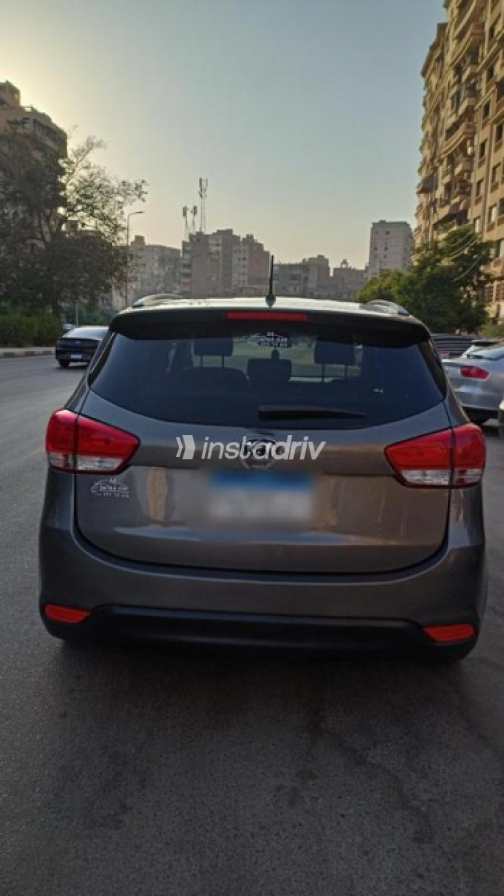 Kia Carens 2014 Gray Automatic Used for Sale in Heliopolis - 4