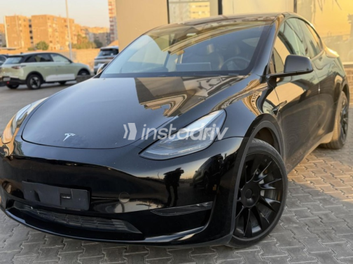 تسلا Model Y 2023 أسود أوتوماتيك مستعملة للبيع في القاهرة - 3