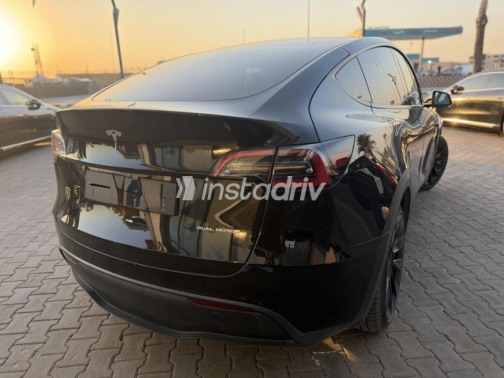 تسلا Model Y 2023 أسود أوتوماتيك مستعملة للبيع في القاهرة - 5