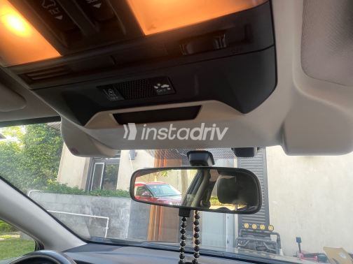 Subaru XV 2019 White Automatic Used for Sale in Greater Cairo ( Cairo + Giza) - 5