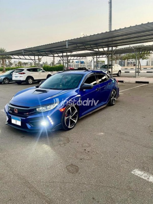 هوندا سيفك 2019 أزرق غامق أوتوماتيك مستعملة للبيع في الإسماعيلية - 2