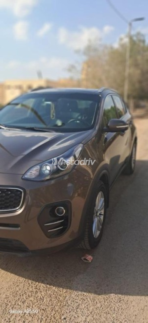 Kia Sportage 2019 Bronze Automatic Used for Sale in Cairo - 9