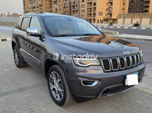 Jeep Grand Cherokee 2022 Gray Automatic Used for Sale in Cairo - 3