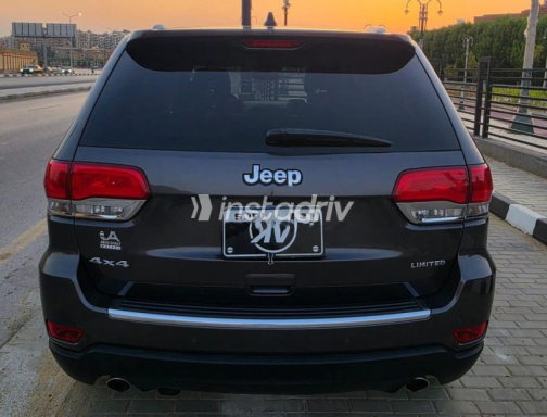 Jeep Grand Cherokee 2022 Gray Automatic Used for Sale in Cairo - 6