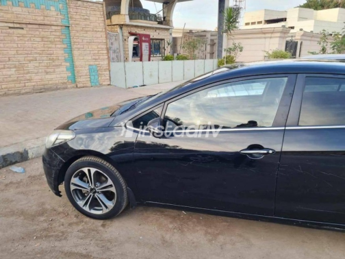 Kia Cerato 2015 Black Automatic Used for Sale in Nasr city - 4