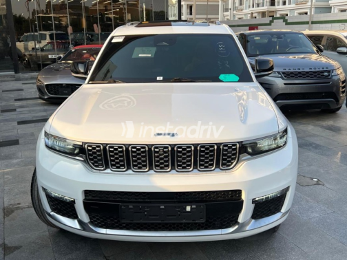 Jeep Grand Cherokee 2023 White Automatic Used for Sale in Cairo - 2