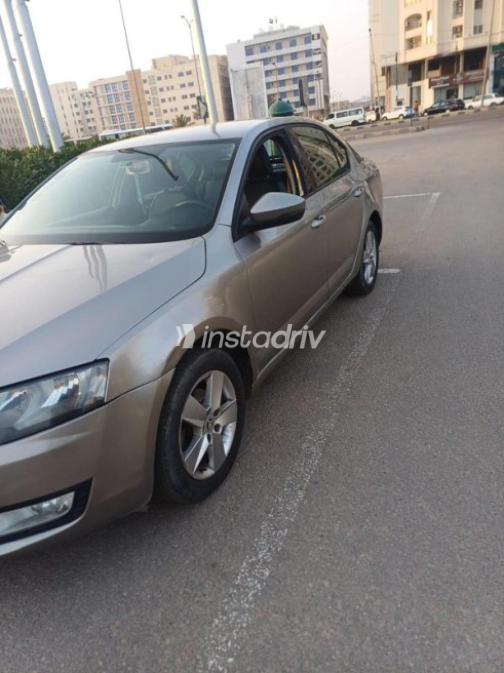 سكودا اوكتافيا A7 2016 برونزي أوتوماتيك مستعملة للبيع في القاهرة الكبرى ( القاهرة - الجيزة) - 3