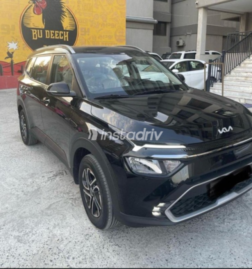 Kia Carens 2024 Black Automatic Used for Sale in Mansoura - 3