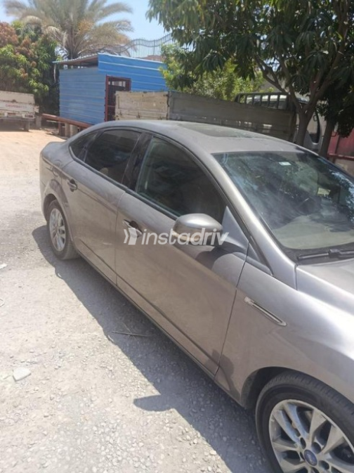 Ford Mondeo 2014 Mocha Manual Used for Sale in Al Shorouk - 3